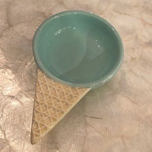 Ice cream cone dish